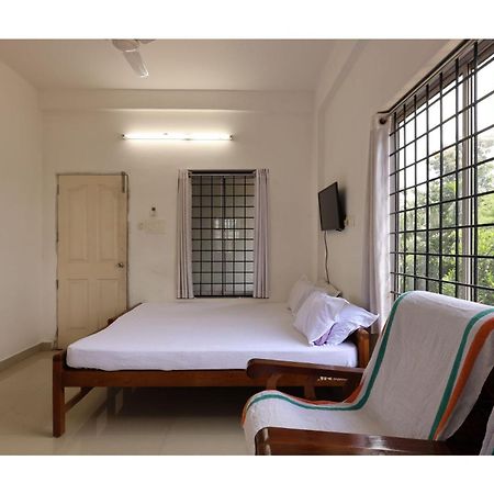 Collection O Ar Square Hotel Thrissur Buitenkant foto