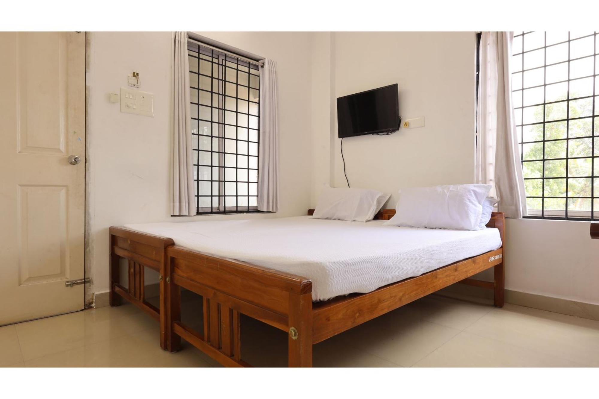 Collection O Ar Square Hotel Thrissur Buitenkant foto