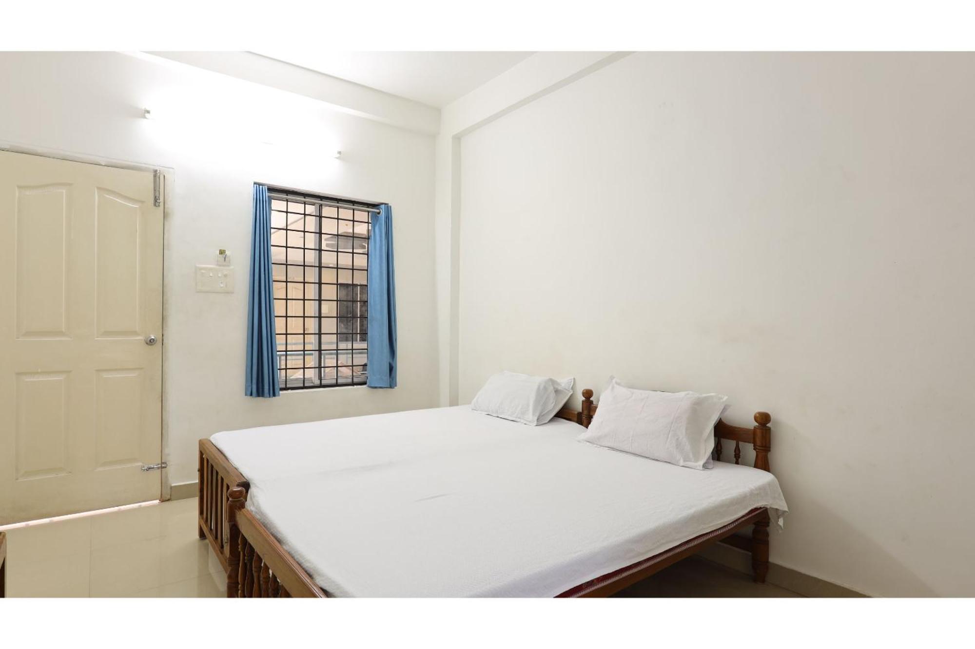 Collection O Ar Square Hotel Thrissur Buitenkant foto