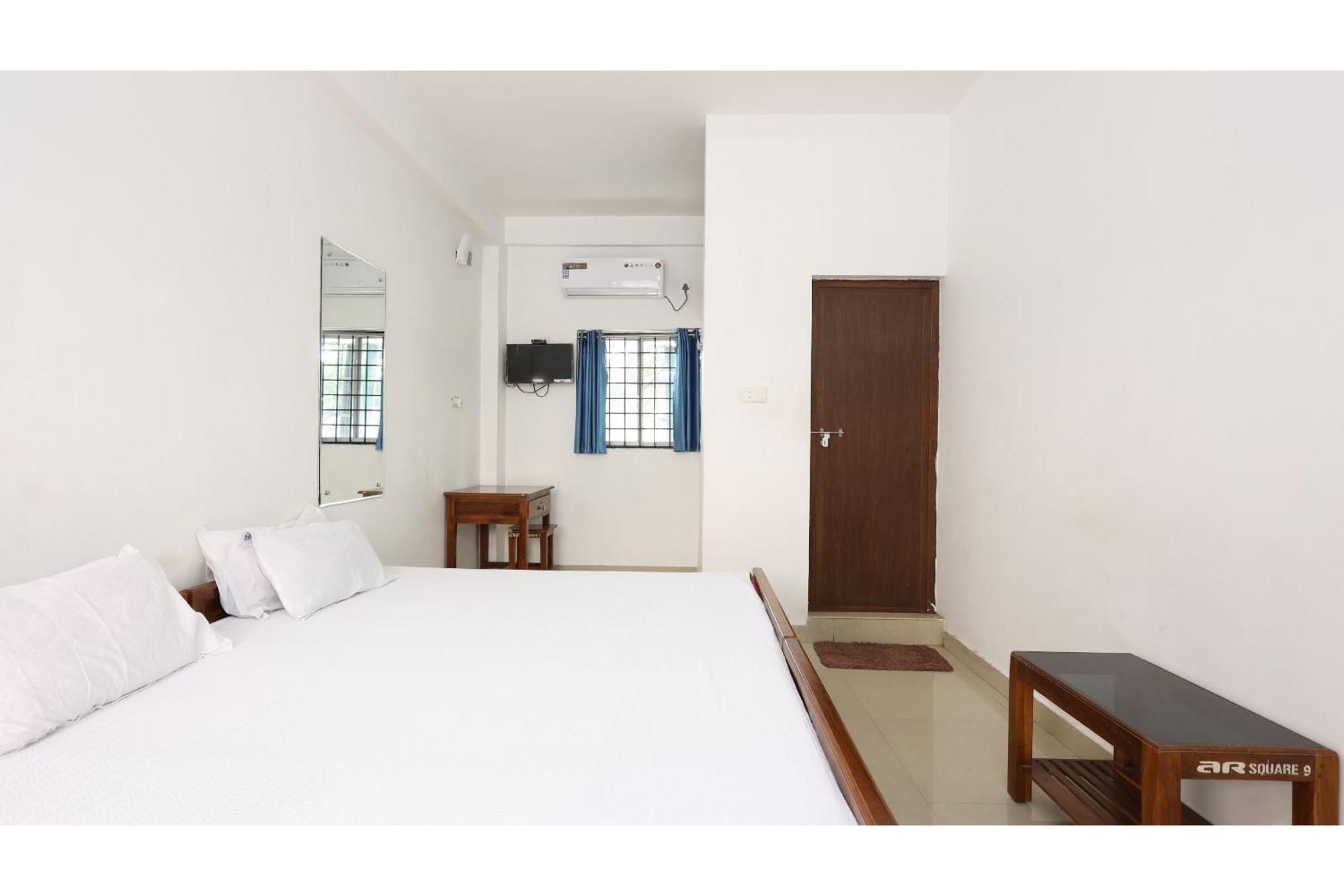 Collection O Ar Square Hotel Thrissur Buitenkant foto